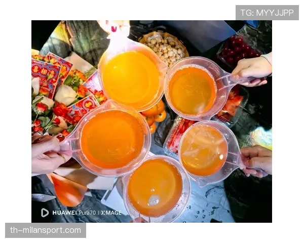 王昶家冰箱里塞满能量饮料,训练完直接对瓶吹? 王昶家冰箱里塞满能量饮料,训练完直接对瓶吹?
